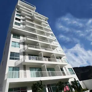 Hugos Loft Gaira